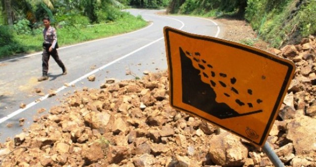 Ilustrasi tanah longsor di jalur jalan Trenggalek-Ponorogo (JIBI/Solopos/Antara)