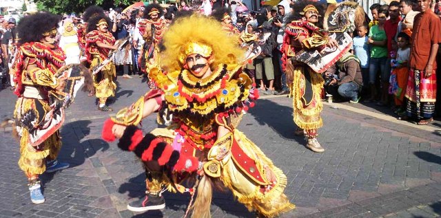 Karnaval Seni Budaya dan Pawai Ogoh-Ogoh di Kota Semarang, Minggu (27/3/2016). (Insetyonoto/JIBI/Semarangpos.com)
