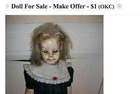 Boneka Chucky dijual di toko online. (Istimewa)