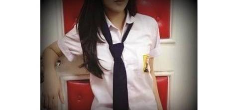 Foto wanita berseragam siswi SMP. (Istimewa)