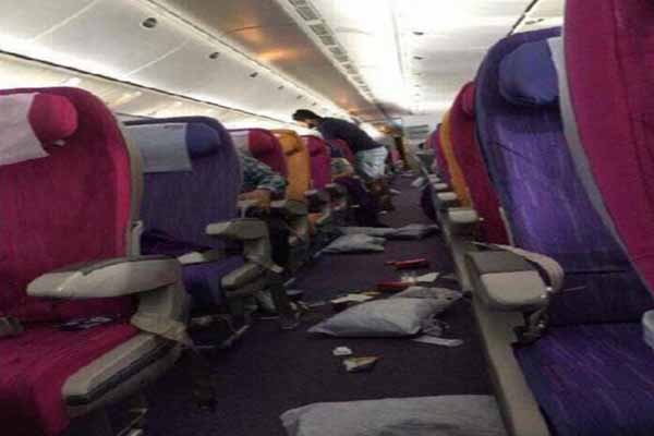 Pesawat Thai Airways mengalami turbulensi (Facebook)