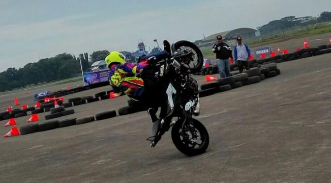 Aksi freestyle Wawan Tembong. (Liputan6.com)