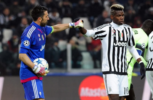 Gianluigi Buffon dan Paul Pogba (Sofoot.com)