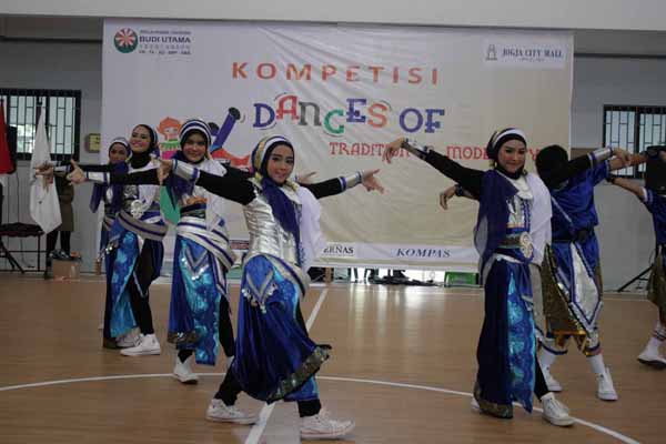 Salah satu penampilan peserta kompetisi dance bertajuk Dance of Tradition in Modernity di SMP Bud Utama, Sleman, Selasa (19/4/2016). (JIBI/Harian Jogja.dok)