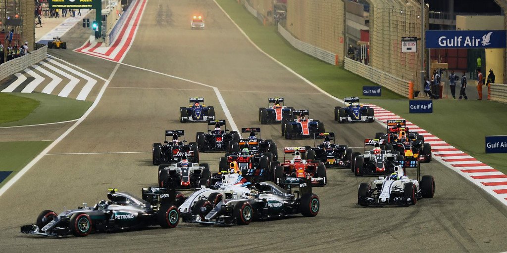 Para pembalap di awal GP Bahrain di Sirkuit Sakhir, Bahrain, Minggu (3/4/2016). (Istimewa/@F1)