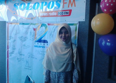 Diza Hanifah Hernawan, artis pemain Preman Pensiun RCTI, saat berkunjung ke Griya Solopos, Sabtu (2/4/2016). (Evi Handayani/JIBI/Solopos.com)