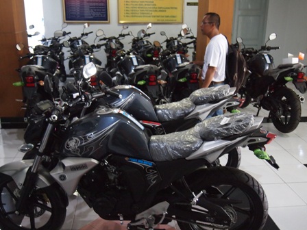 Sepeda motor baru bagi petugas pengairan di Karanganyar diparkir di Kantor DPU Karanganyar, pekan lalu. Pengadaan kendaraan operasional tersebut menggunakan APBD 2016.(Kurniawan/JIBI/Solopos)