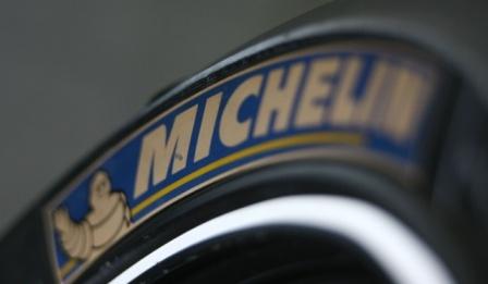 Logo pada ban Michelin. (Crash.net)