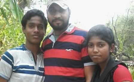 Manjeet Chowdhary (kiri) tewas setelah selfie (Ubergizmo)