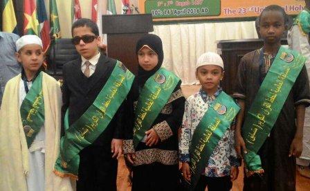 Musa (kedua dari kanan) hafiz asal Indonesia (Twitter)