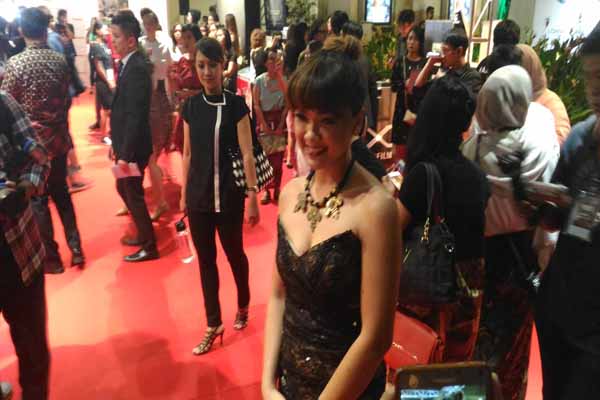 Artis Ibukota Nirina Zubir berpose di Red Carpet AADC 2, Sabtu (23/04/2016). (Bernadheta Dian Saraswati/JIBI/Harian Jogja)