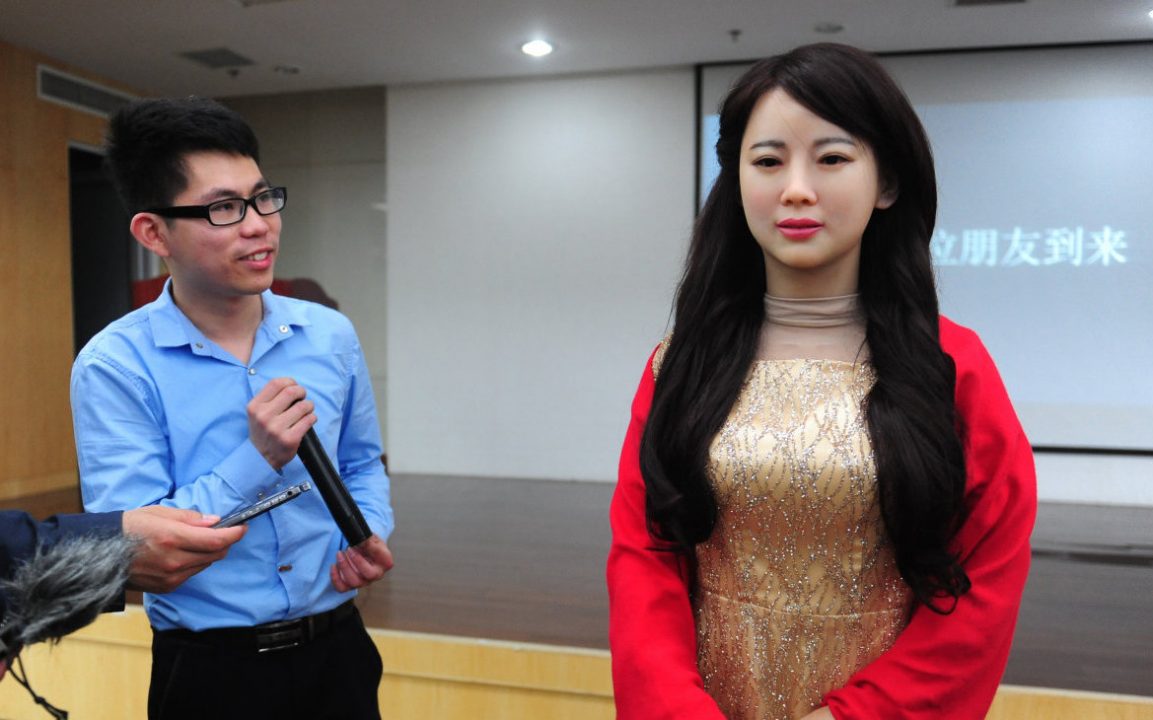 Robot Jia Jia (Slashgear)
