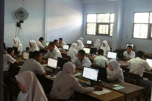 Suasana pelaksanaan UNBK di SMK Muhammadiyah 2 Playen, Senin (4/4/2016). (David Kurniawan/JIBI/Harian Jogja)