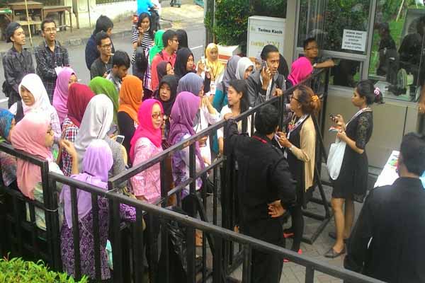 Antrean Gala Premiere AADC 2 di XXI Jogja (Desi Suryanto/JIBI/Harian Jogja)
