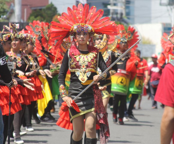 Mahasiswa UKSW dalam Indonesia International Culture Festival (IICF) 2016. (Imam Yuda S/JIBi/Semarangpos.com)