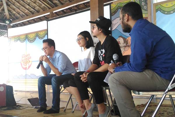 Chairman Ideafast 2016 Ben Subiakto (dua kiri), Co-Founder Indovidgram Vendryana (tengah), Co-Founder Indovidgram Benakribo (dua kanan), menjadi pembicara dalam talkshow Ideafest di Yogyatorium Jogja, Kamis (21/4/2016). (Bernadheta Dian Saraswati/JIBI/Harian Jogja)