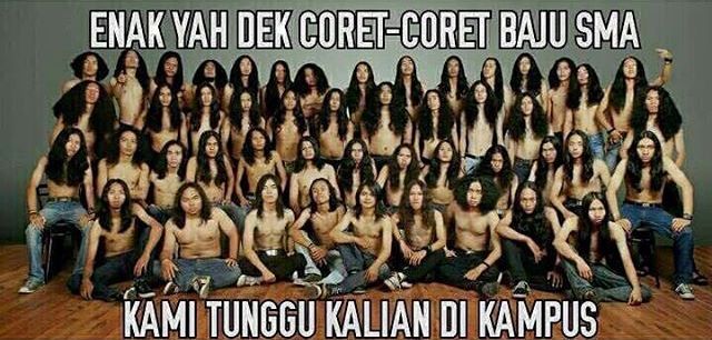 meme coret seragam