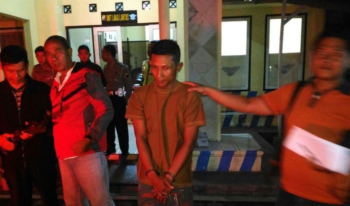 SR, terduga pelaku teror Magelang setelah ditangkap Polres Magelang Kota, Jumat (29/4/2016). Dia ditangkap saat mengonsumsi sabu-sabu. (Istimewa/Detik)