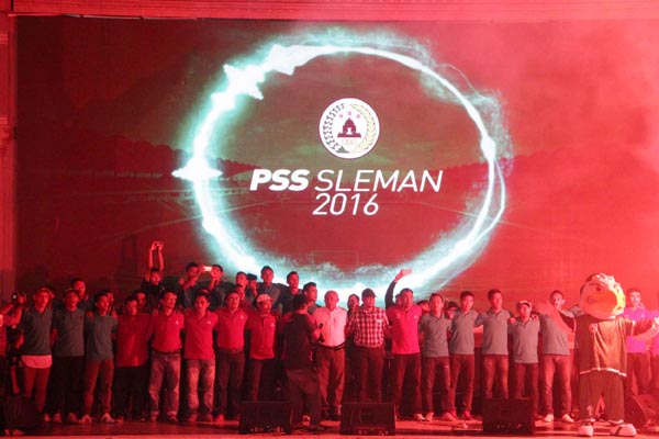 Skuat PSS Sleman resmi dilaunching di halaman Jogja City Mall, Rabu (27/4/2016) malam. Sebanyak 26 pemain resmi diperkenalkan oleh manajemen PSS Sleman kepada publik sebelum mereka berlaga di ajang Indonesia Soccer Championship (ISC) B 2016. (Arief Junianto/JIBI/Harian Jogja)