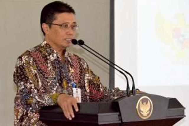 Sekretaris Daerah Pacitan, Suko Wiyono, memberikan pengarahan kepada 250 PNS penerima SK kenaikan pangkat di gedung Karya Dharma Pacitan, Rabu (20/4/2016). (pemkabpacitan.go.id)