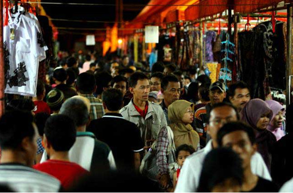 Ngarsopuro Night Market (sumber : www.telusurindonesia.com)