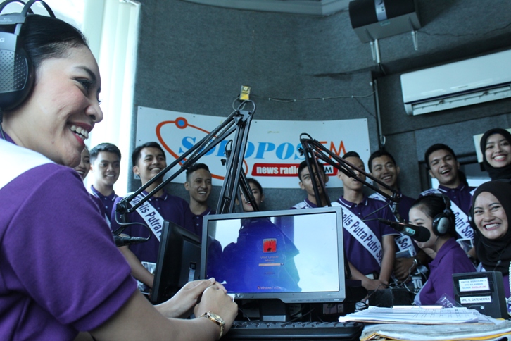 Finalis Putra-Putri Solo (PPS) 2016 saat siaran di Solopos FM. (Jafar/JIBI/Solopos.com)