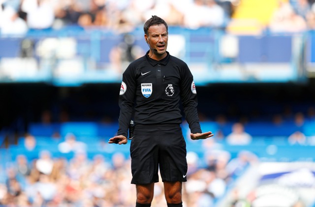 Wasit Liga Premier Inggris, Mark Clattenburg.
(Reuters / Eddie Keogh)