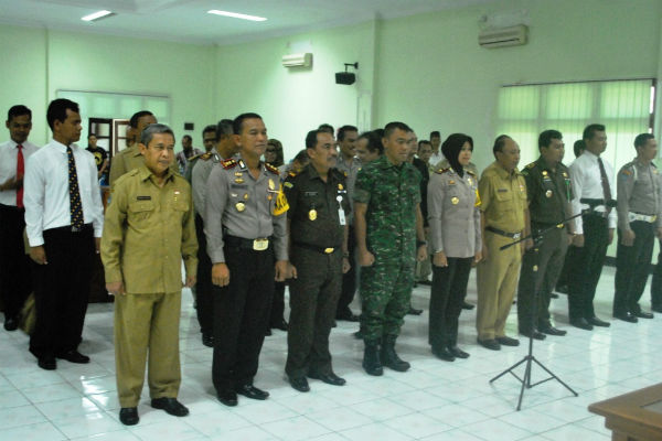 Tim Saber Pungli Gunungkidul yang dilantik oleh Bupati Gunungkidul Badingah di Ruang Rapat I Sekda. Selasa (27/12/2016) (David Kurniawan/JIBI/Harian Jogja)