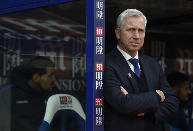 Alan Pardew (Reuters / Tony O'Brien)