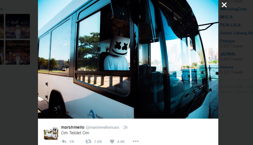 DJ Marshmello pamer foto kocak "Om Telolet Om." (Istimewa/Twitter)