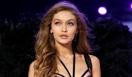 Gigi Hadid di Victoria's Secret Show (Reuters)