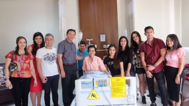 Jupe dijenguk kerabat dan teman (Instagram @juliaperrezz)