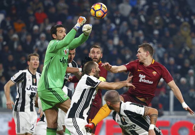 Juventus vs AS Roma (REUTERS/Tony Gentile)
