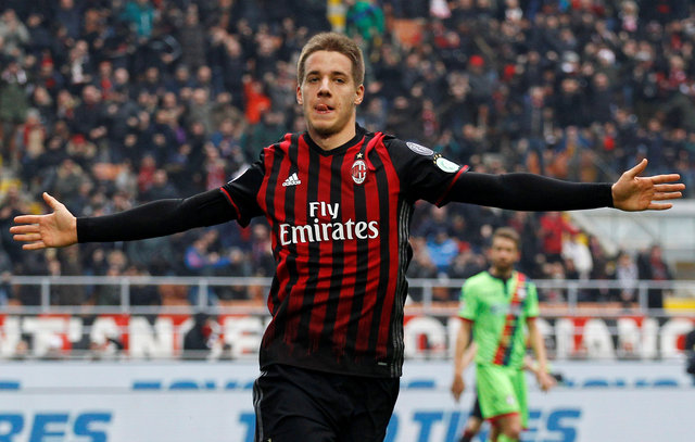 Mario Pasalic melakukan selebrasi. (REUTERS/Alessandro Garofalo)