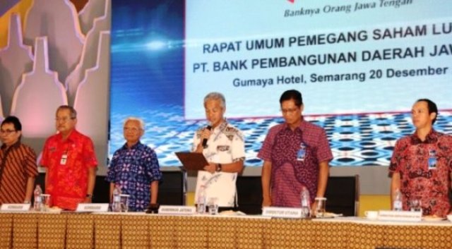 Pembukaan Rapat Umum Pemegang Saham Luar Biasa (RUPSLB) Bank Jateng di Gumaya Tower Hotel, Kota Semarang, Jateng, Selasa (20/12/2016). (Herdiyan/JIBI/Bisnis.com)