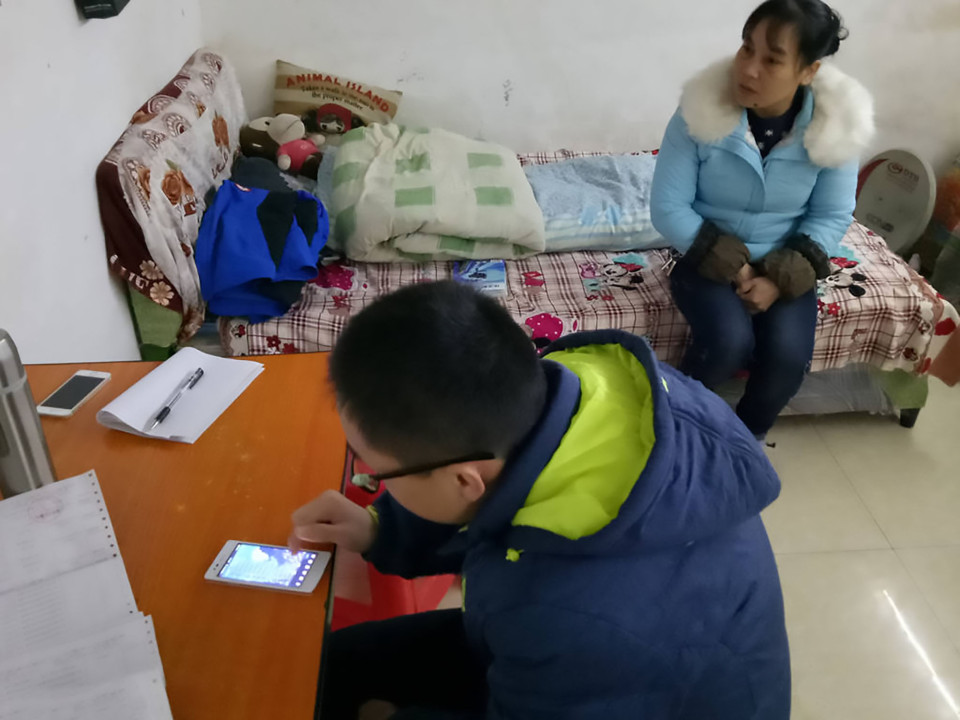 Xiao Ming menghabiskan tabungan orang tuanya karena game online bertema wanita penghibur (Asiawire)