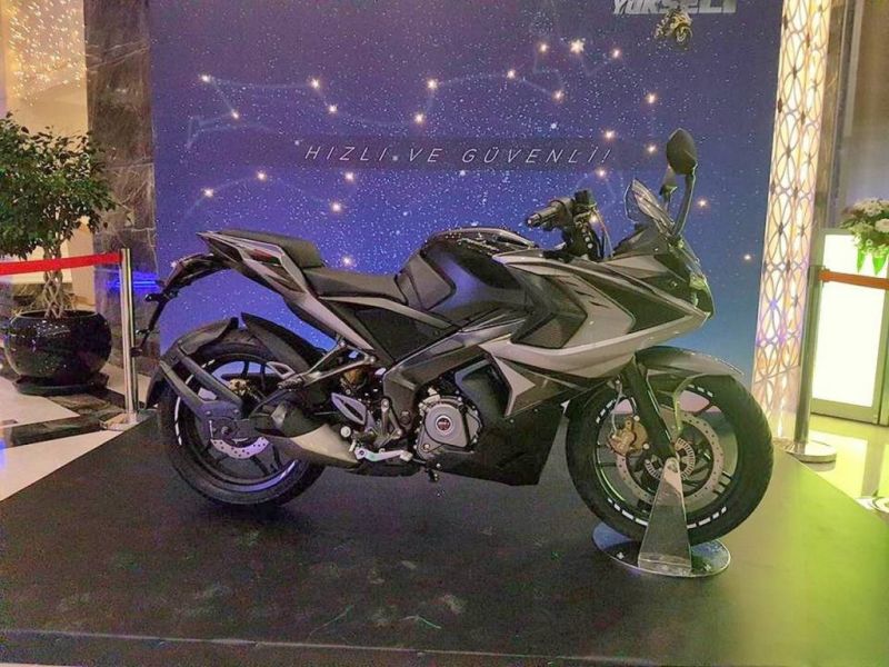 Desain gahar Bajaj Pulsar RS200. (Indianautoblog.com)