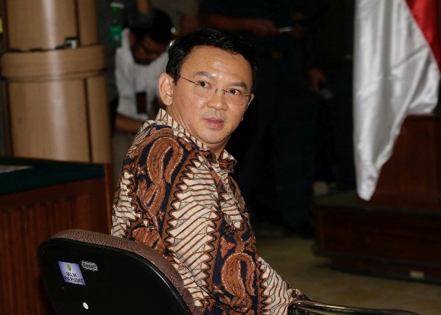 Gubernur DKI Jakarta nonaktif Basuki Tjahaja Purnama atau Ahok menjalani sidang perdana kasus dugaan penistaan agama di PN Jakarta Utara, Selasa (13/12/2016). (JIBI/Solopos/Antara/Pool/Tatan Syuflana)
