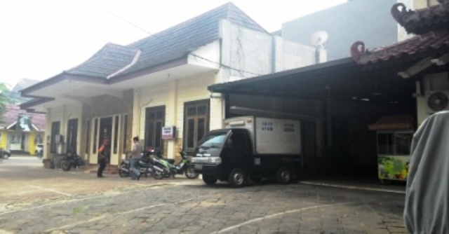 Rumah Makan Soto Bangkong di Komplek Ruko Bangkong Plaza, Jl. Brigjend Katamso, Kota Semarang, Jateng. (Sotobangkong.com)