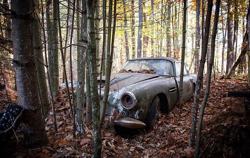 Aston Martin DB4 diperkuat mesin 3,7 liter yang mampu memproduksi tenaga 240 bhp. (Istimewa)