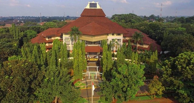 Rektorat di kampus Universitas Negeri Semarang (Unnes), Gunungpati, Semarang. (Facebook.com)