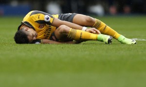 Alexis Sanchez mengalami cedera. (JIBI/Reuters/Andrew Boyers)