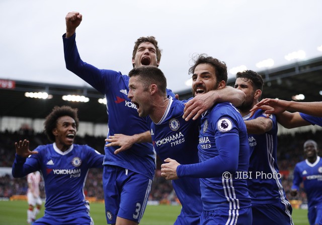 Para pemain Chelsea merayakan gol. (JIBI/Reuters/Phil Noble)