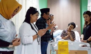 Djarot pimpin doa untuk kesembuhan Jupe (Instagram @happydjarot)