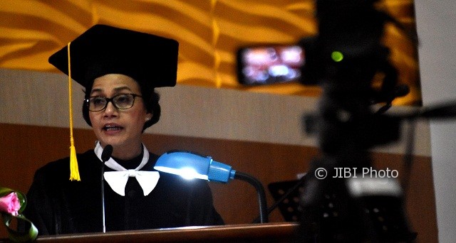Menteri Keuangan Sri Mulyani Indrawati menyampaikan orasi ilmiah peringatan Dies Natalis Ke-52 Universitas Negeri Semarang (Unnes) di kampus Sekaran, Semarang, Jateng, Kamis (30/3/2017). (JIBI/Solopos/Antara/Aditya Pradana Putra)