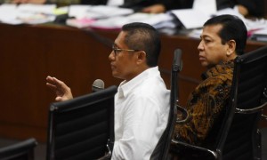 Anas Urbaningrum dan Setya Novanto bersaksi dalam sidang kasus dugaan korupsi e-KTP di Pengadilan Tipikor Jakarta, Kamis (6/4/2017).(JIBI/Solopos/Antara/Akbar Nugroho Gumay)