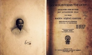 Halaman awal buku Door Duisternis tot Licht terbitan 1911. (Thedustysneakers.com)