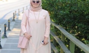 Ilustrasi model gamis untuk wanita gemuk (Pinterest)
