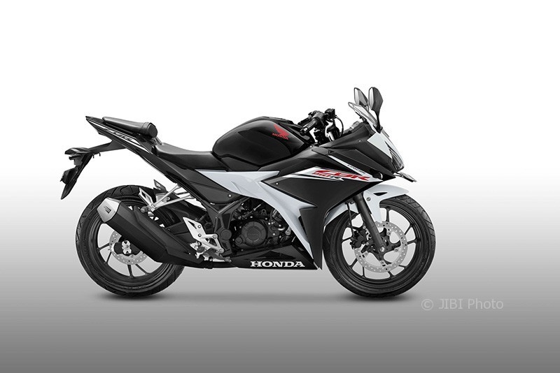 New Honda CBR150R warna Slick Black White (astra-honda)
