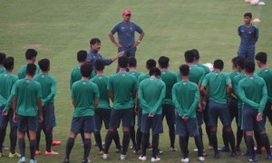 Para pemain Timnas Indonesia U-19 bersama pelatih Indra Sjafri (ANTARA FOTO/Indrianto Eko Suwarso)